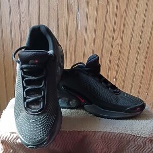 Nike Black and Red Athletic Sneakers
